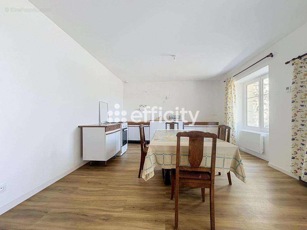 Maison 107 m² à Restigne  - photo 5
