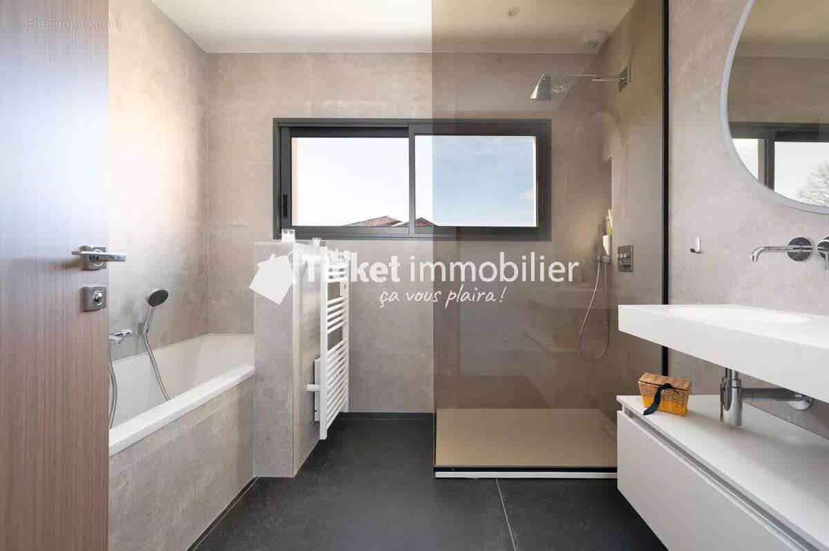 Maison à LA SALVETAT-SAINT-GILLES