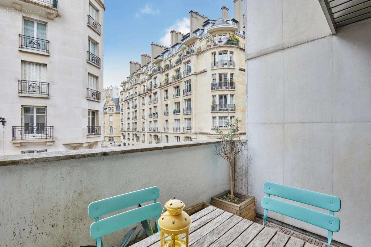 Appartement à PARIS-7E