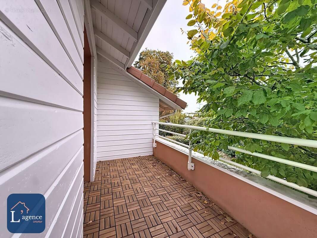 Maison à SAINT-GENIS-POUILLY