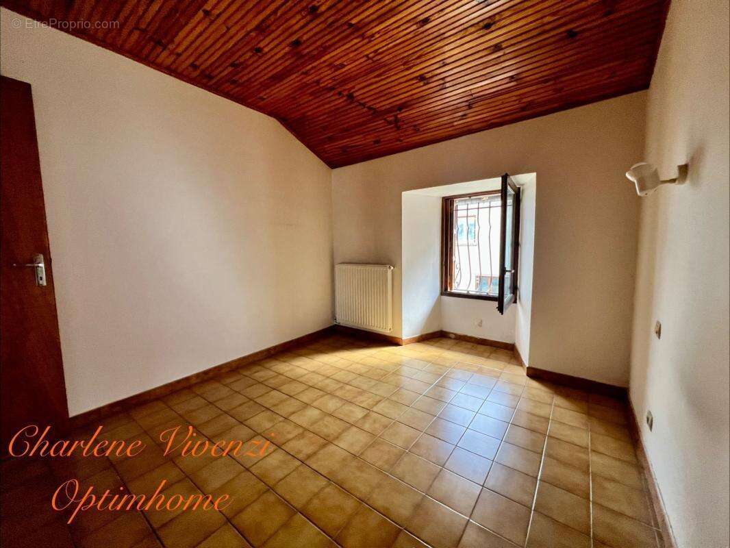 A vendre immeuble 2 appartements la llagonne 66 - photo 3