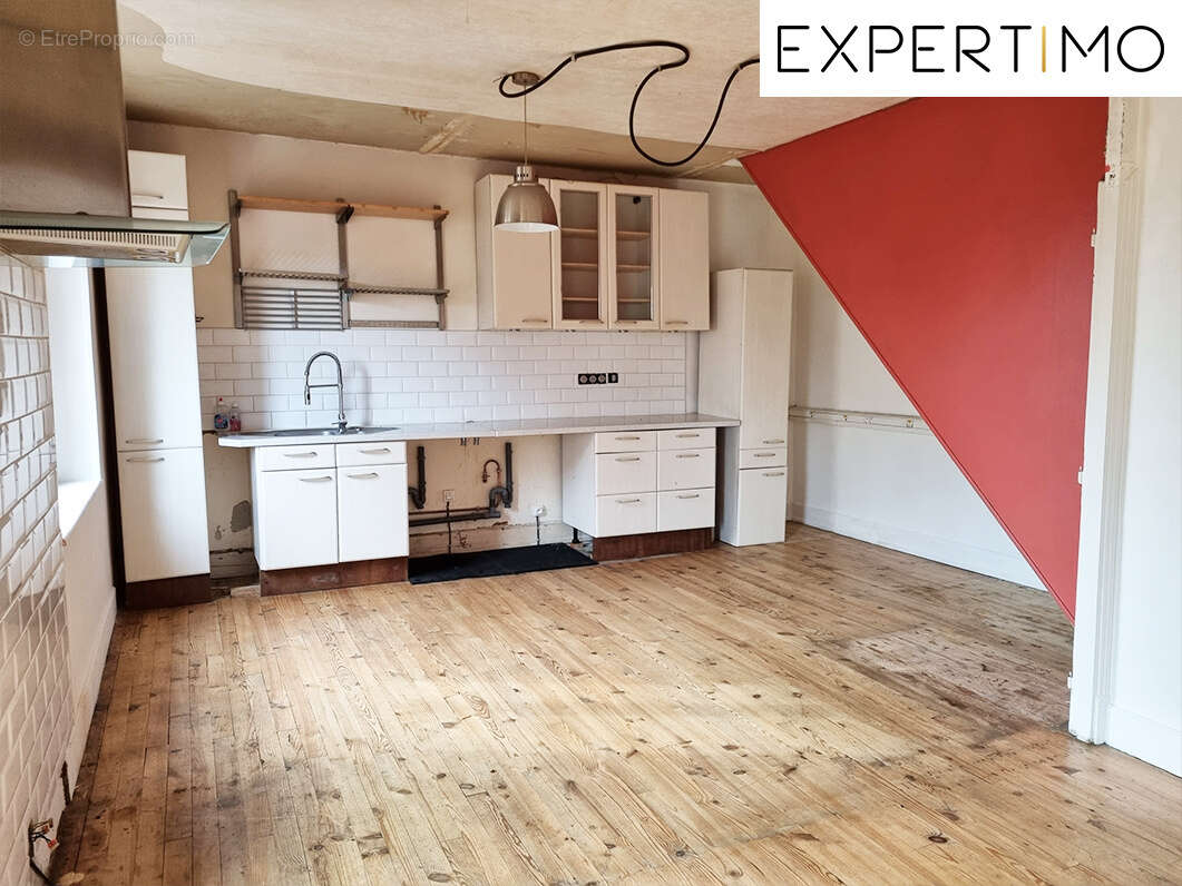 Servant, Maison de 168 m2 habitables avec cour et dépendances - photo 3