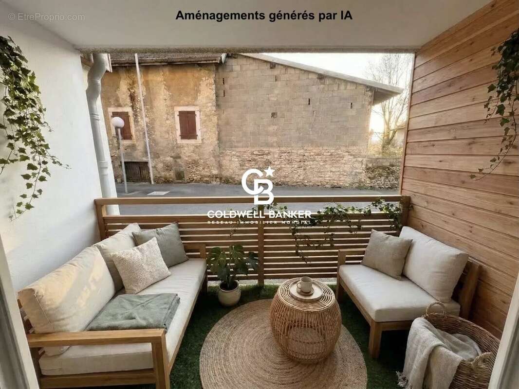 Appartement à ETREMBIERES