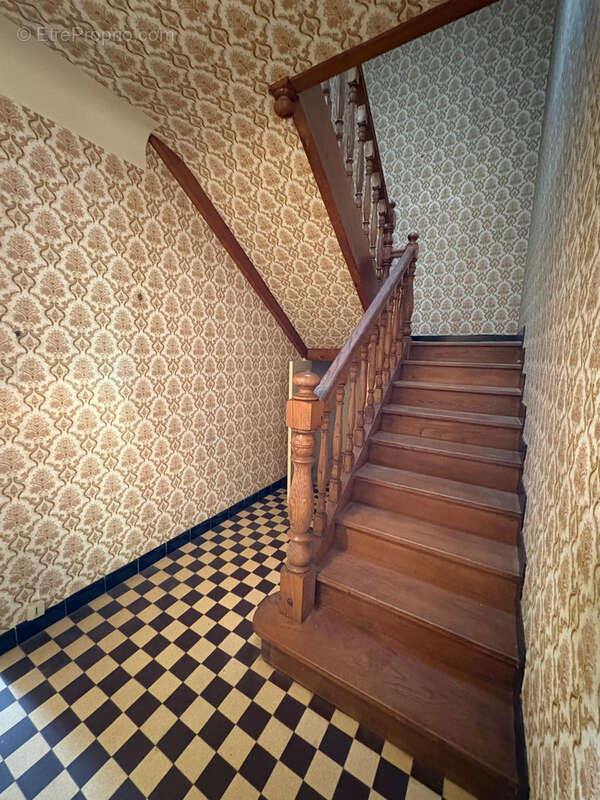 Maison de village avec jardin  garage et dépendance - photo 13