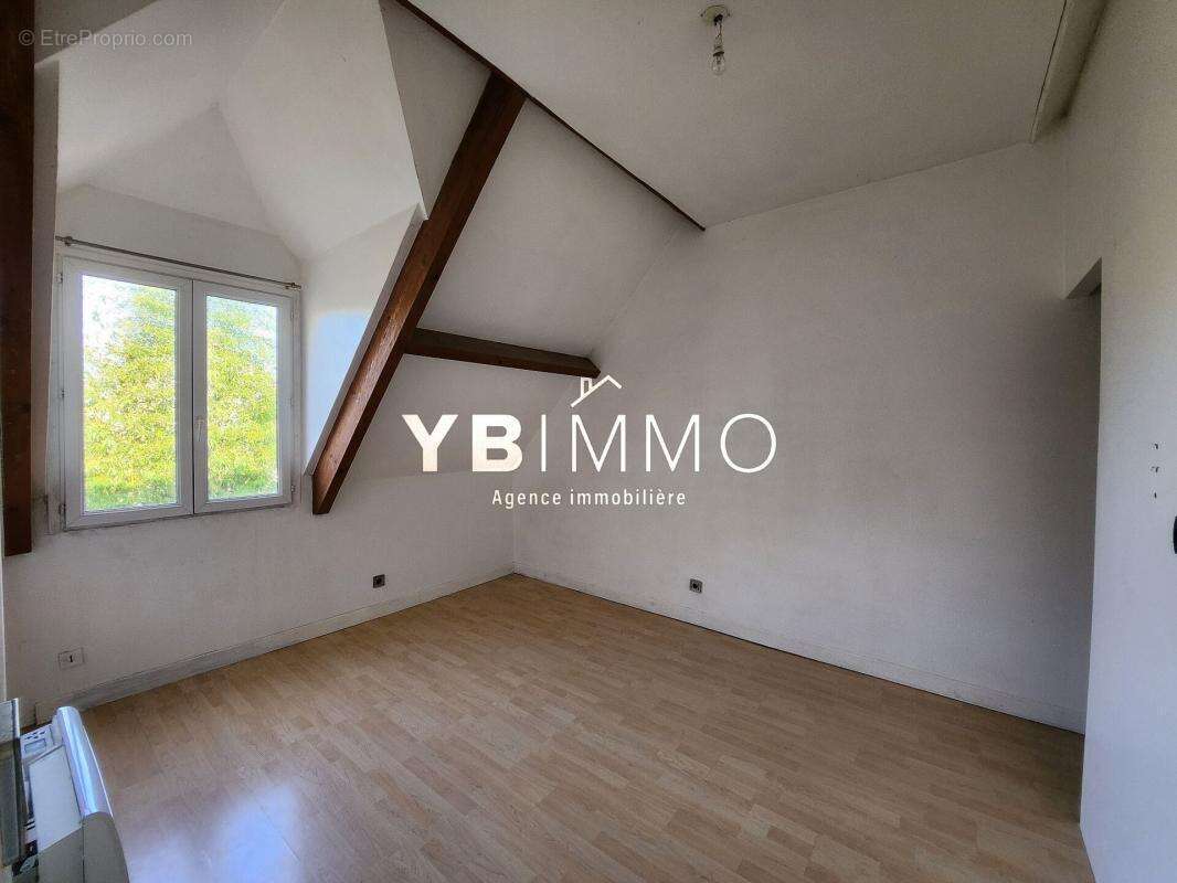 Maison à VIEILLE-EGLISE-EN-YVELINES