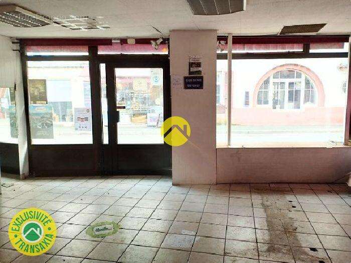 Maison à VIC-SUR-CERE