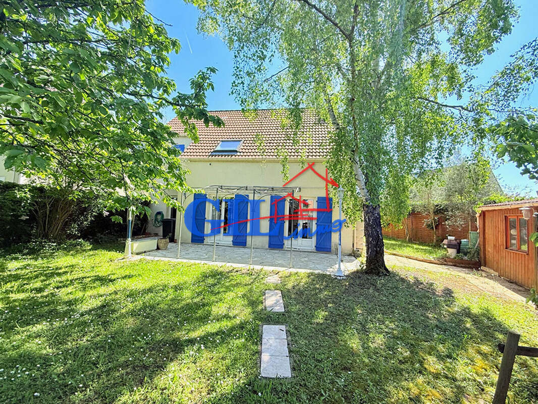 Maison à SAVIGNY-LE-TEMPLE