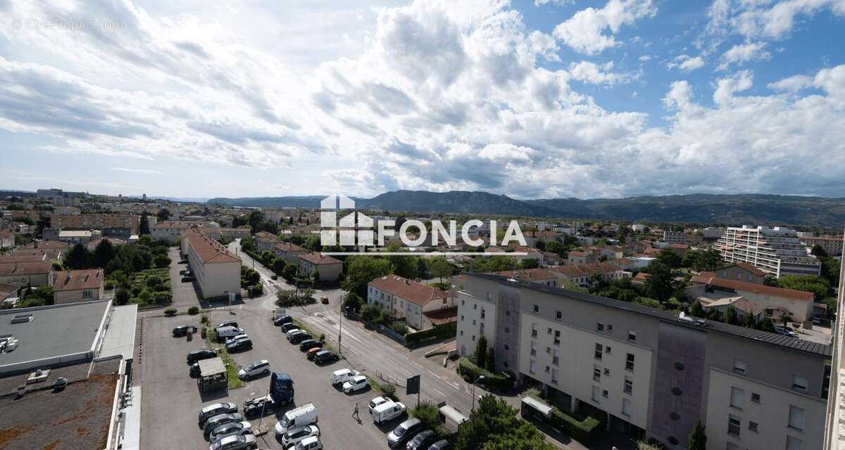 Appartement à BOURG-LES-VALENCE