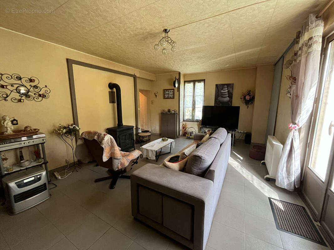 Maison à VAILLY-SUR-SAULDRE