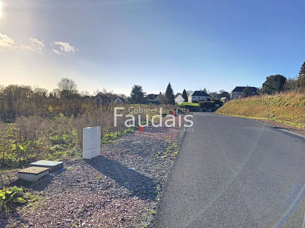 Terrain à COUTANCES
