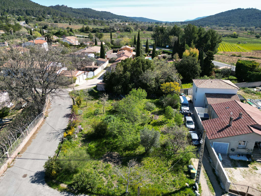Terrain à PUGET-VILLE