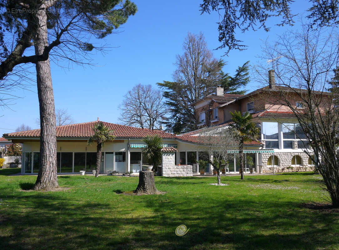 Maison à AIGUILLON