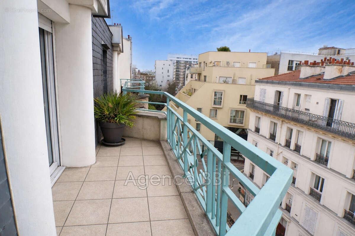 Appartement à PARIS-14E