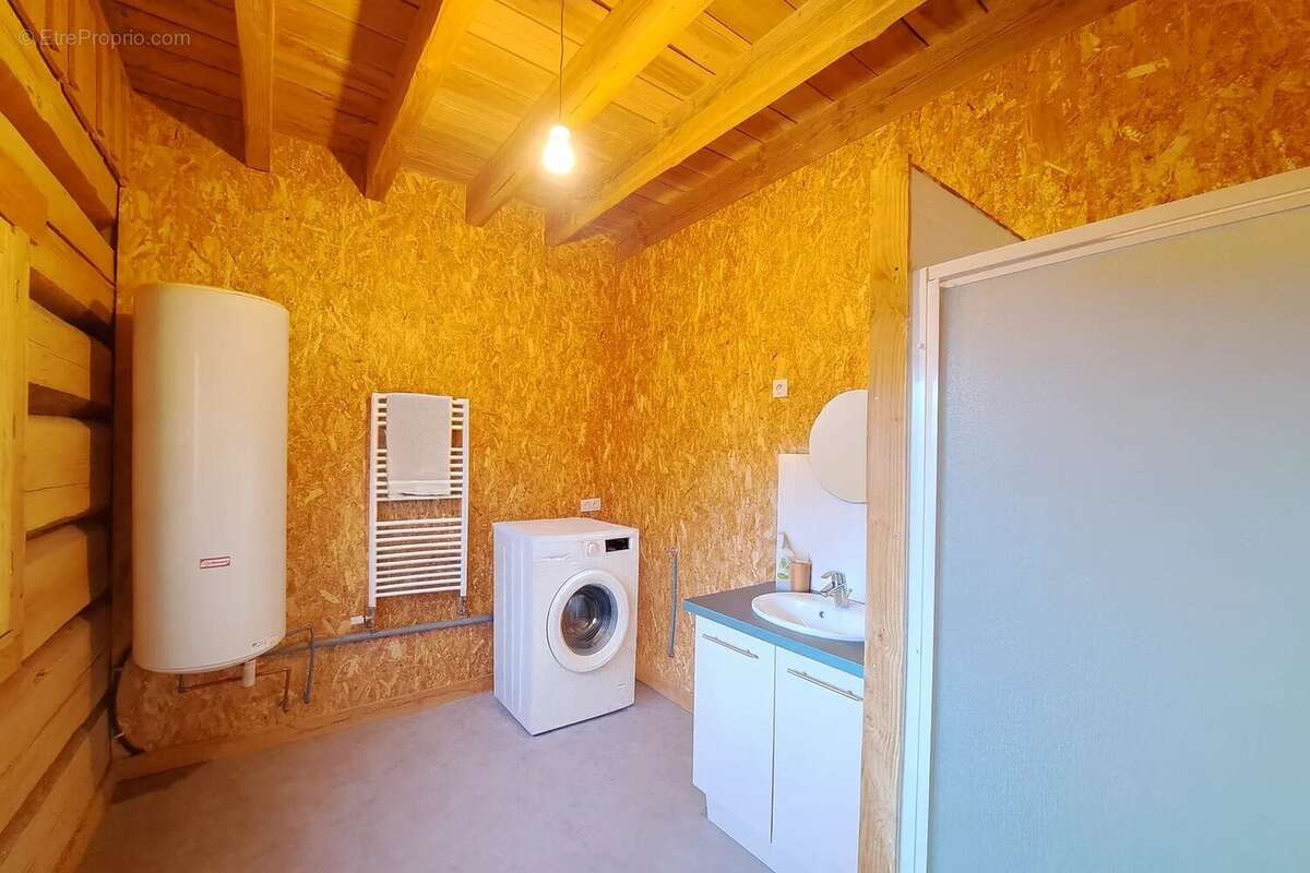 Appartement à COURTERANGES