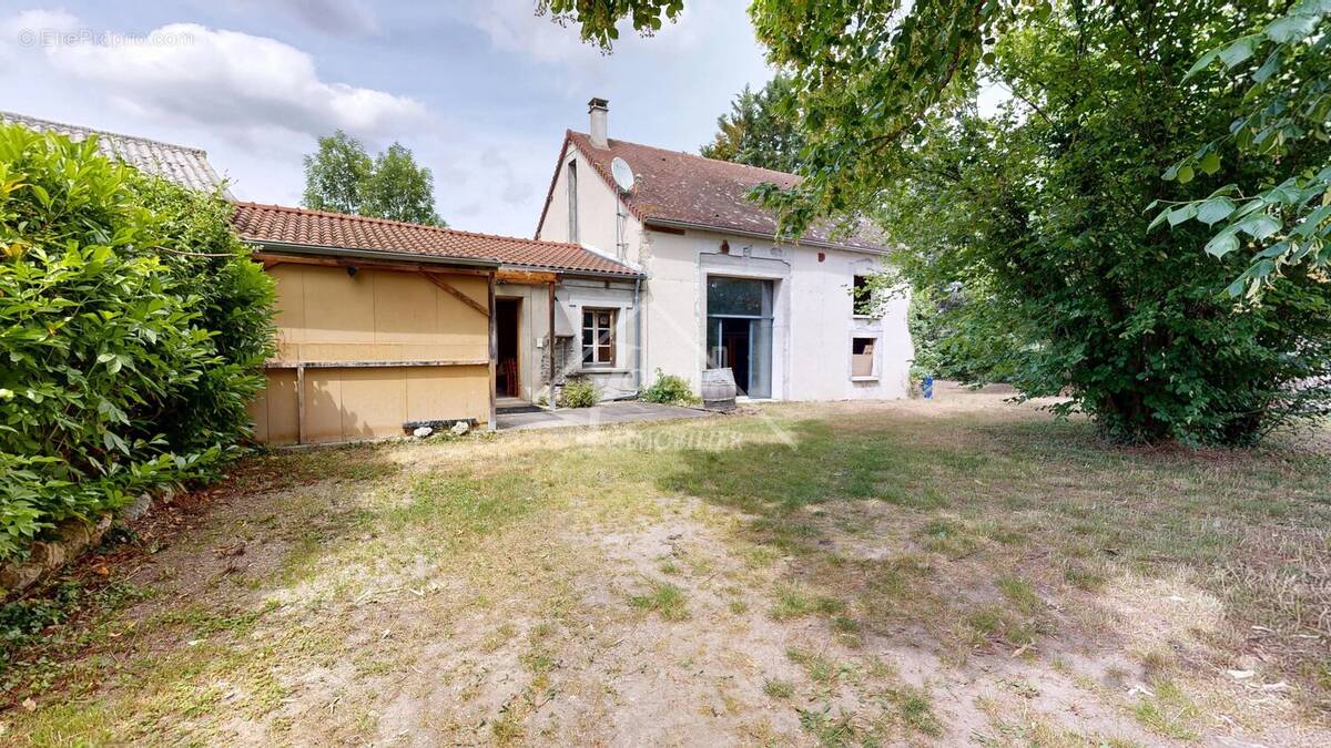 Maison à JENZAT