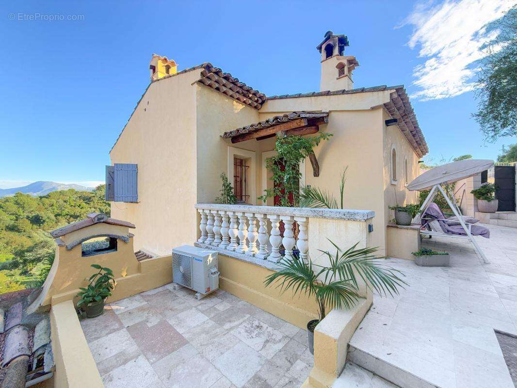 Appartement à FALICON