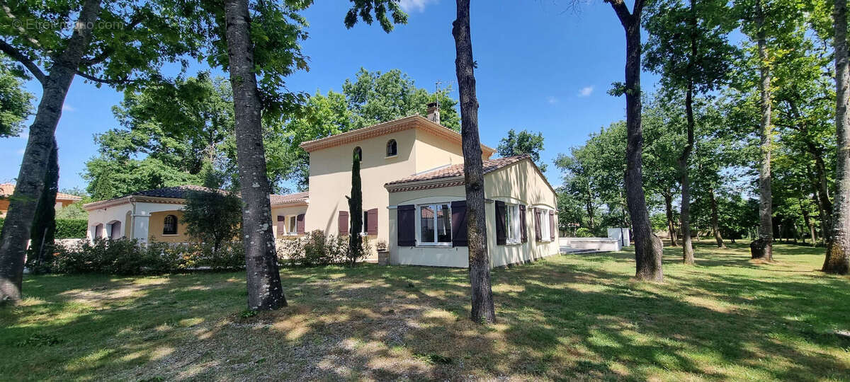 Maison à PAREMPUYRE