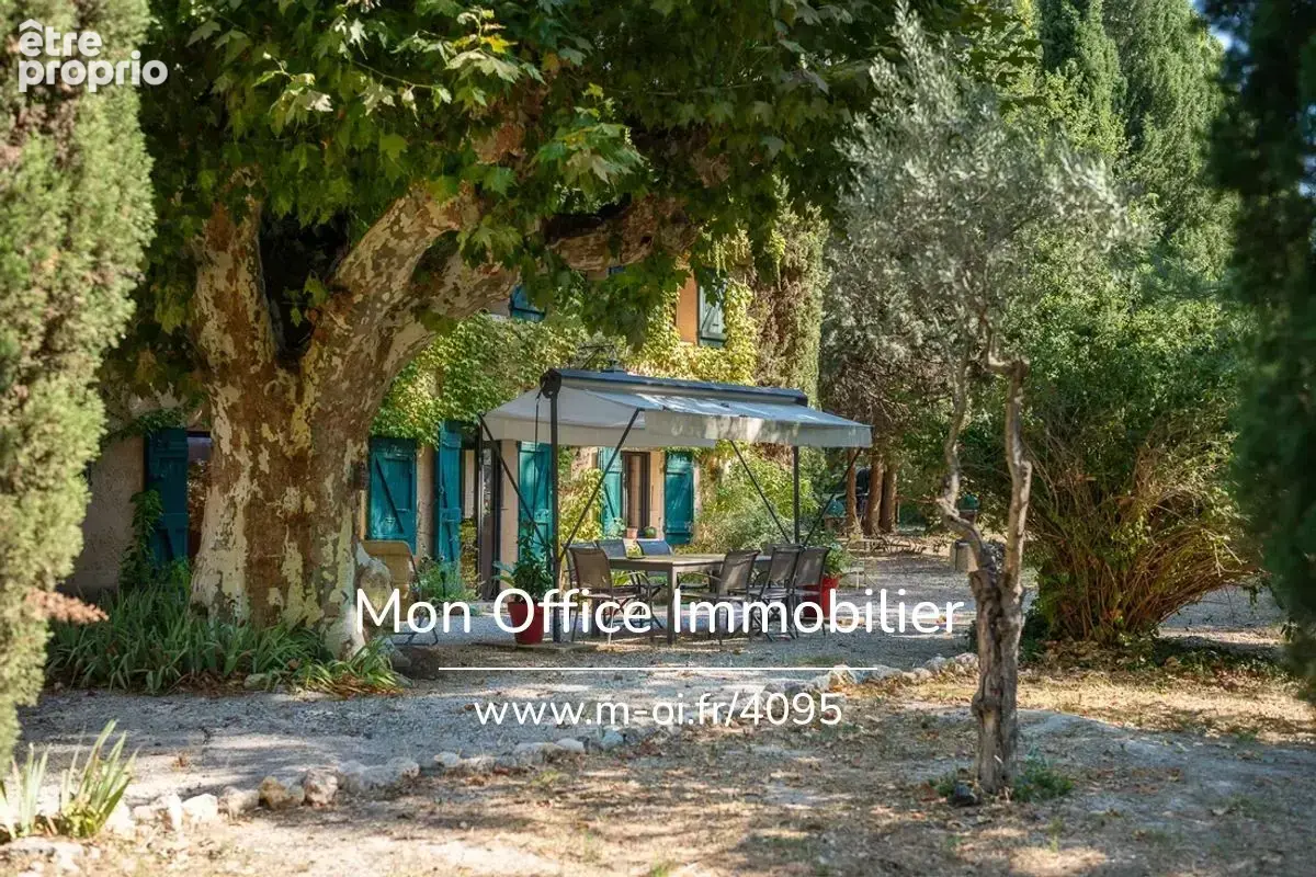 Référence : 7235-SJO - Magnifique Mas de 1739 aux portes d'Aix-en-Provence - piscine- terrain plat arboré de 6400m2- cachet - photo 2
