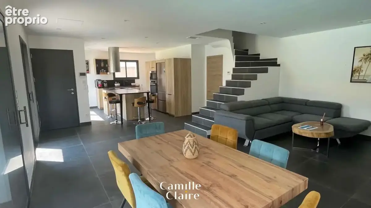 Maison d'Architecte T4 récente 110 m2 avec piscine et terrain plat sur la commune de Peypin. - photo 3