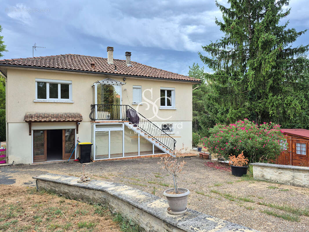 Maison à SAINT-AMANT-DE-BOIXE