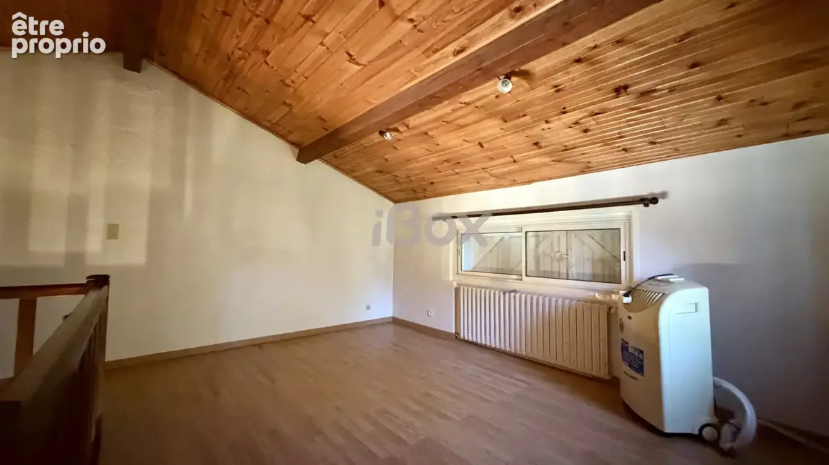 GONFARON- Maison sur un terrain de 16 000m2, nombreuses dépendances - photo 14