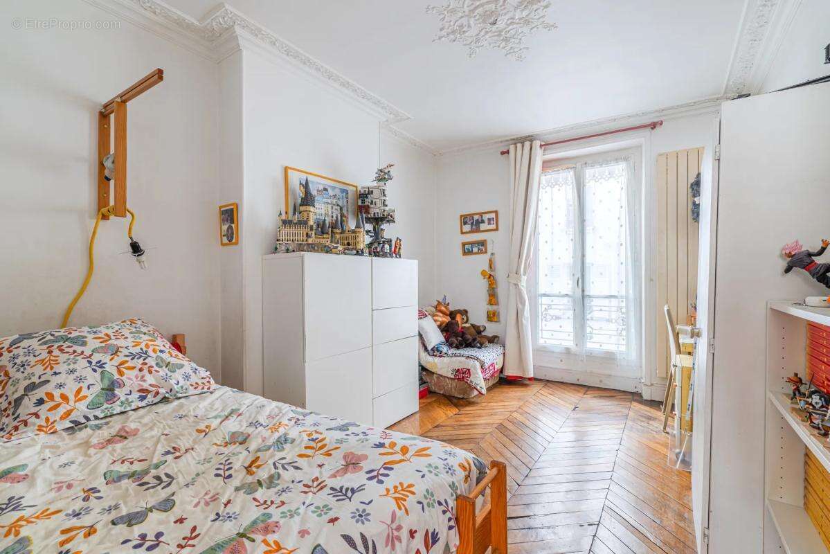 Appartement à PARIS-18E