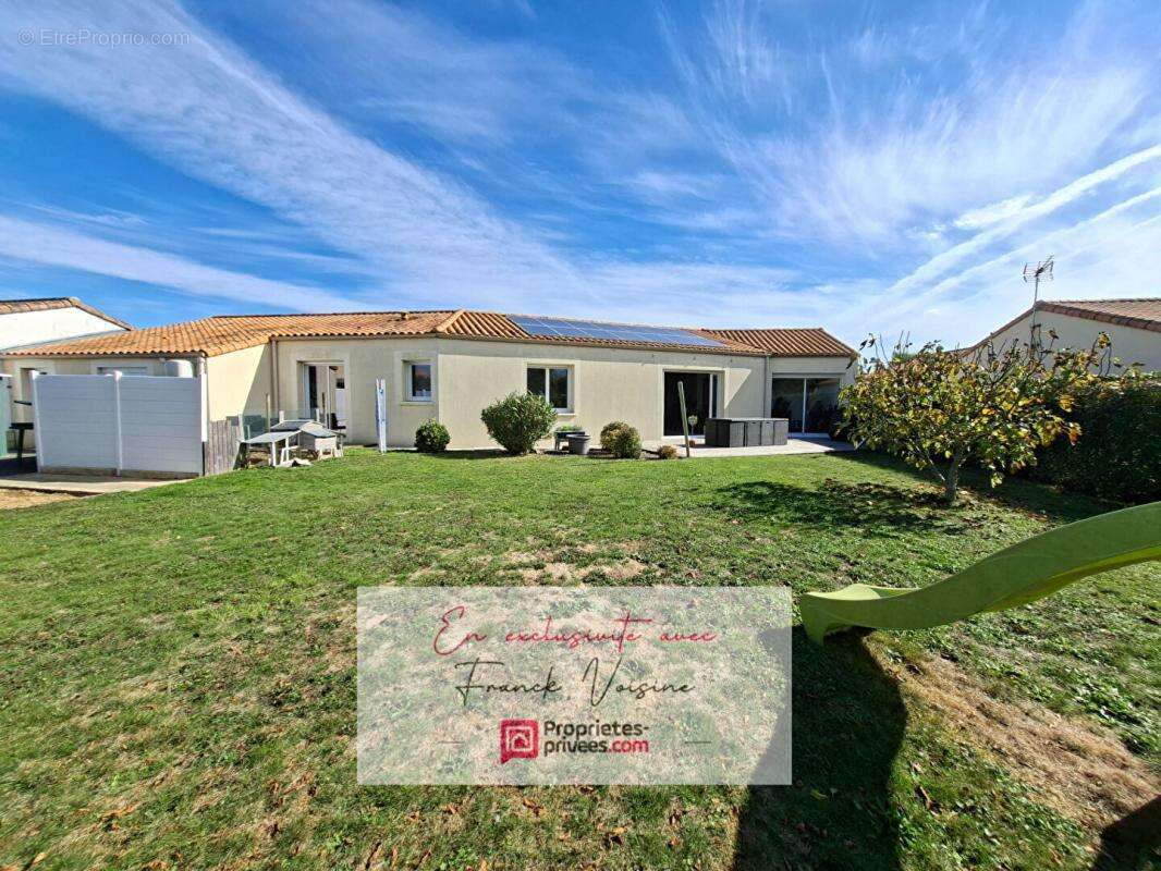 Maison à VENDRENNES