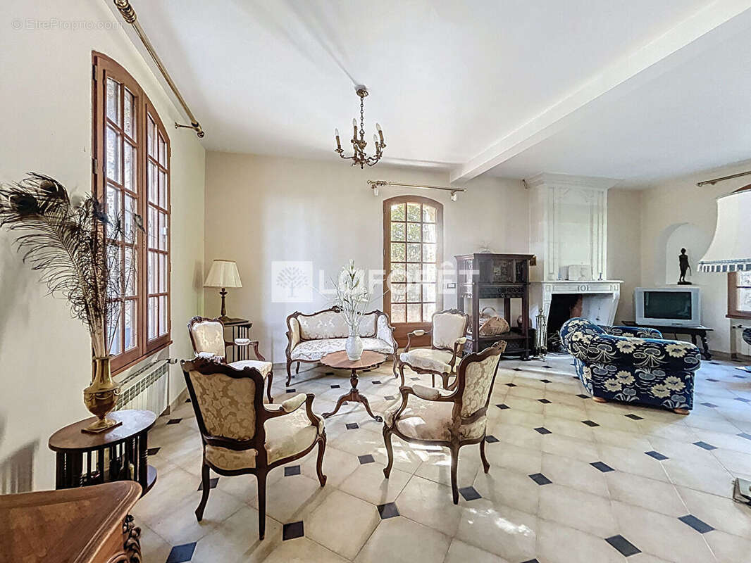 Maison à VERNEUIL-SUR-SEINE