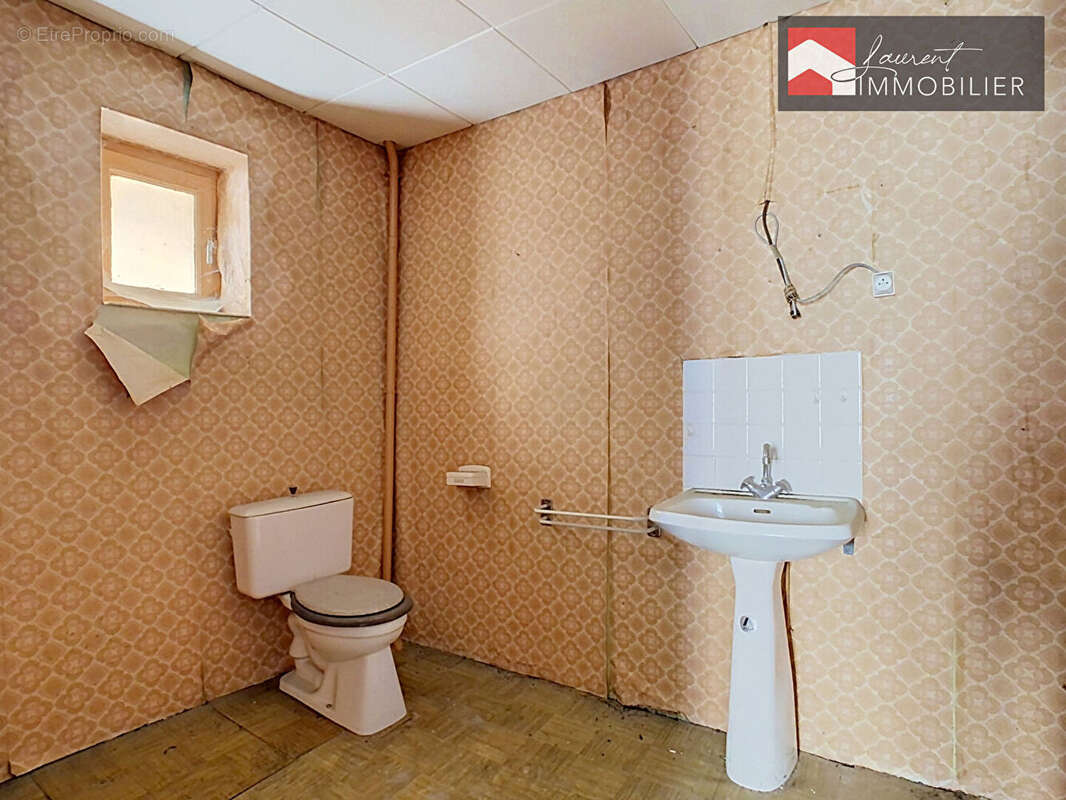 Cuisery - Maison de ville à rénover - Fort potentiel d'investissement ! - photo 5