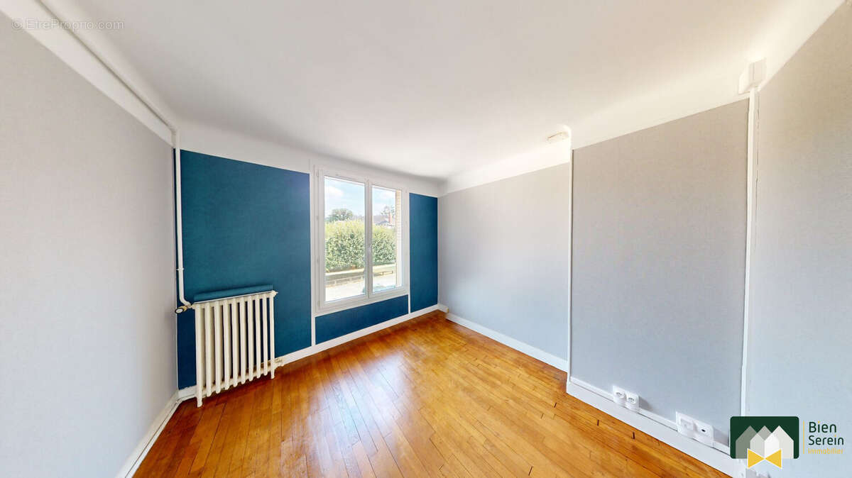 Appartement à LEVES