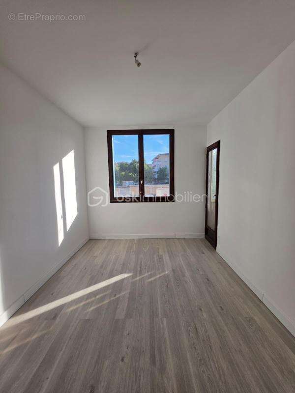 Appartement T4/5 rénové avec garage et cave – Résidence fermée - photo 5