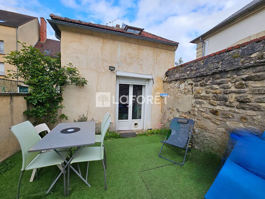 Appartement à MOUY