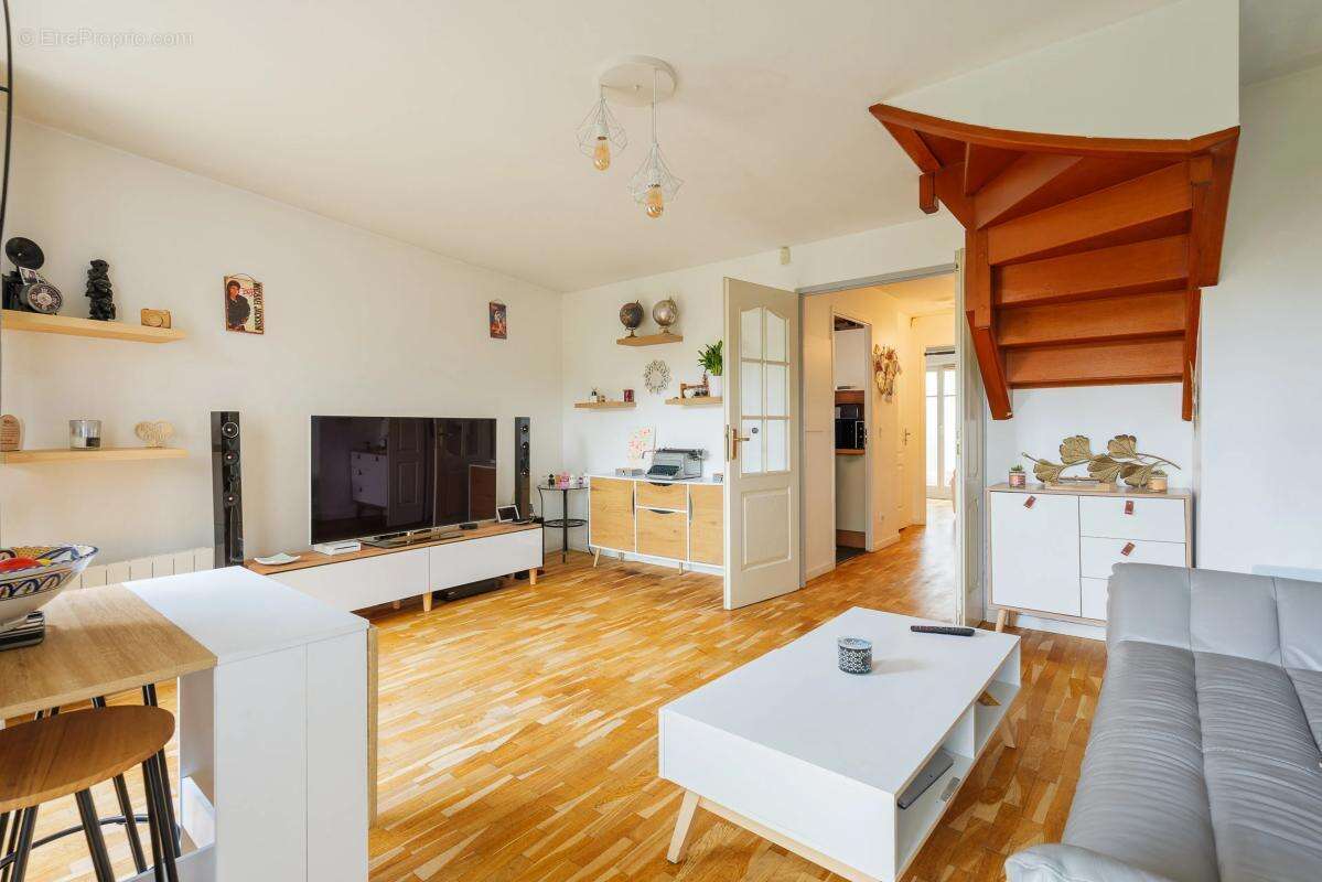 Appartement à LES PAVILLONS-SOUS-BOIS