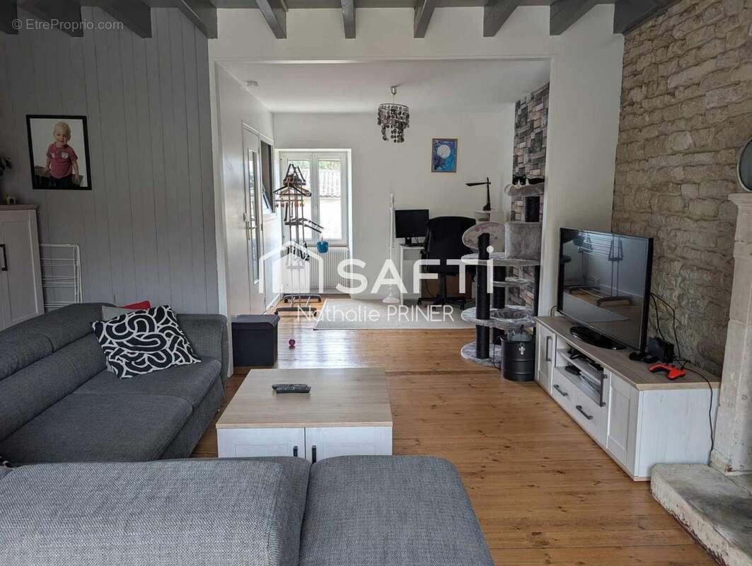 Photo 7 - Maison à VOUILLE