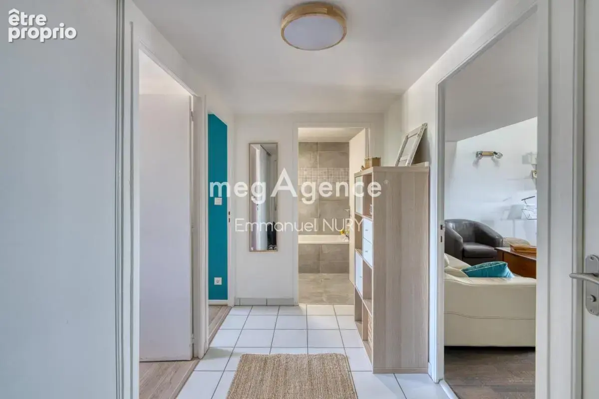 Cœur de Saint Genis-les-Ollières – T4 duplex avec balcon, parking & possibilitè garage - photo 9
