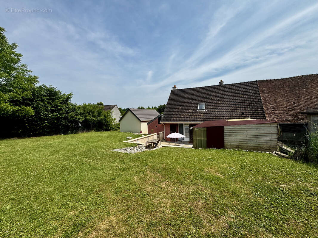 Maison à FAVERELLES