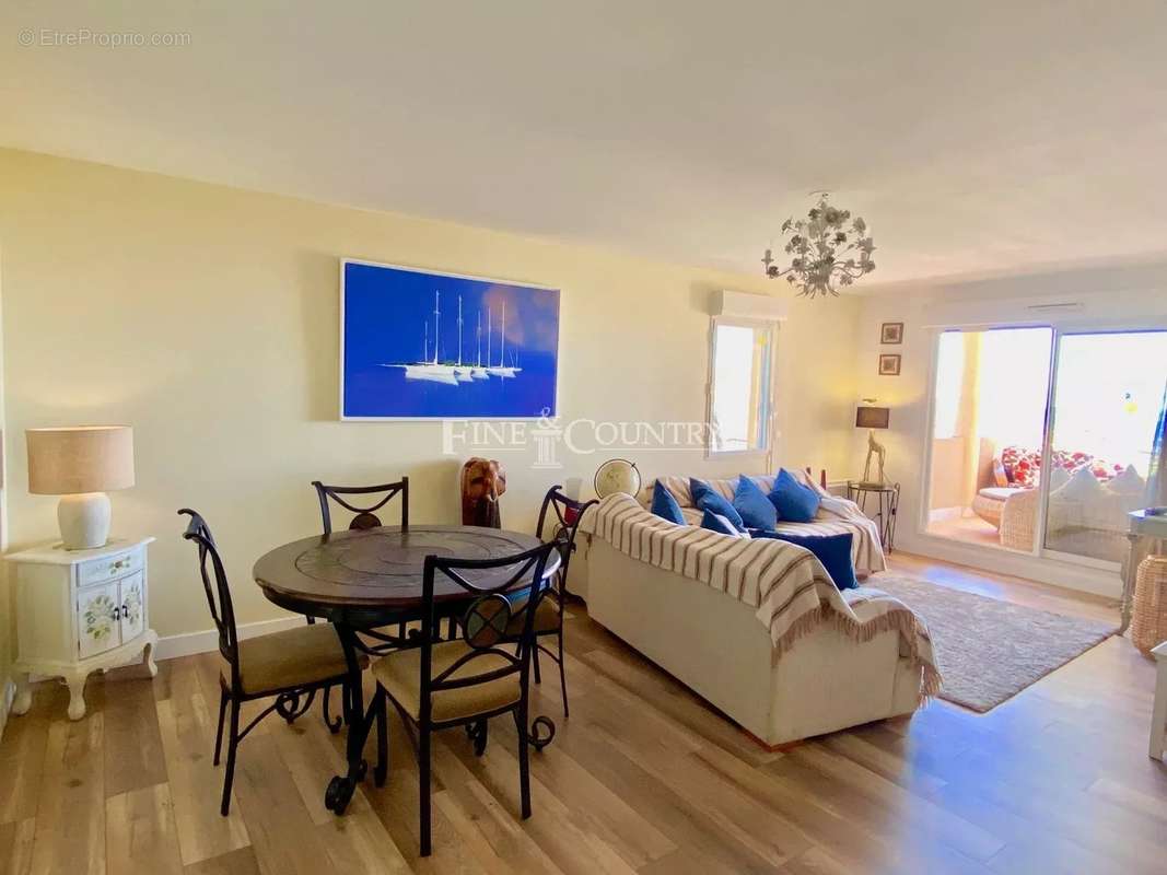 Appartement à MANDELIEU-LA-NAPOULE