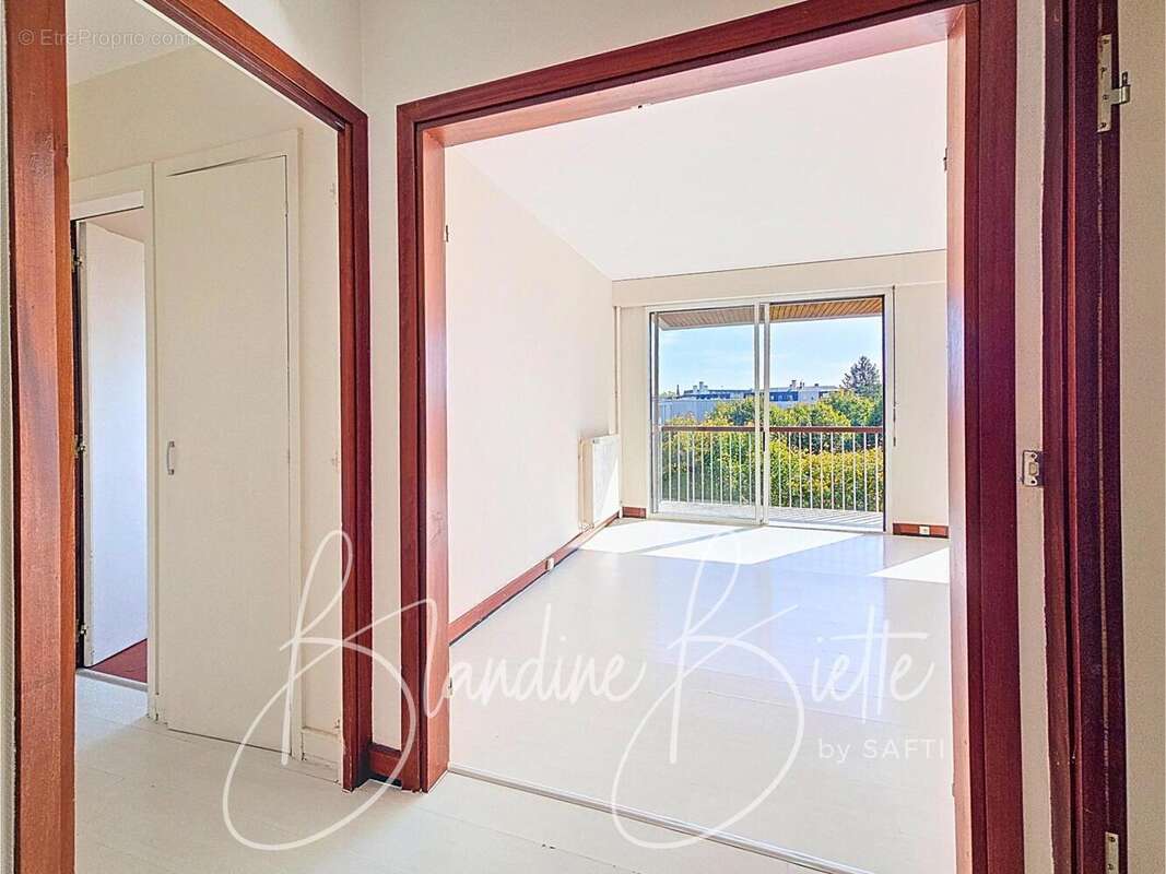 Photo 8 - Appartement à LE PECQ