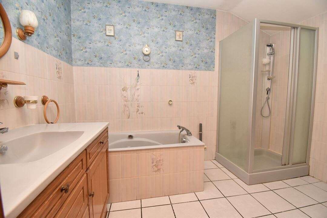 Maison à FONTAINE-AU-PIRE