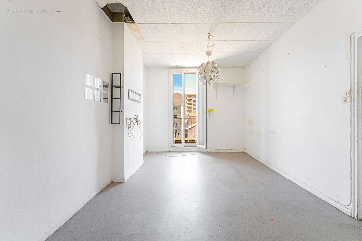 Appartement à MARSEILLE-4E