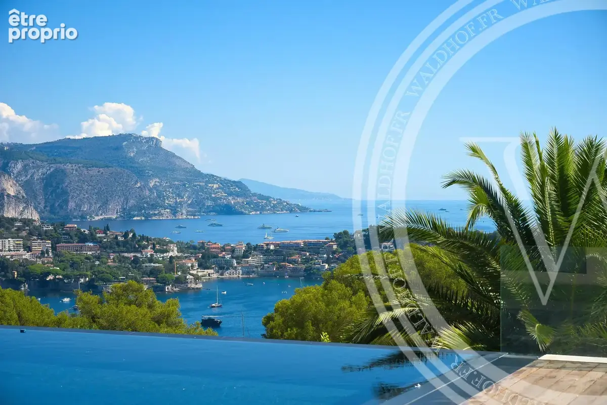 Villefranche-sur-Mer – Rade  Villa contemporaine exceptionnelle, vues sur la mer sur Cap Ferrat - photo 3