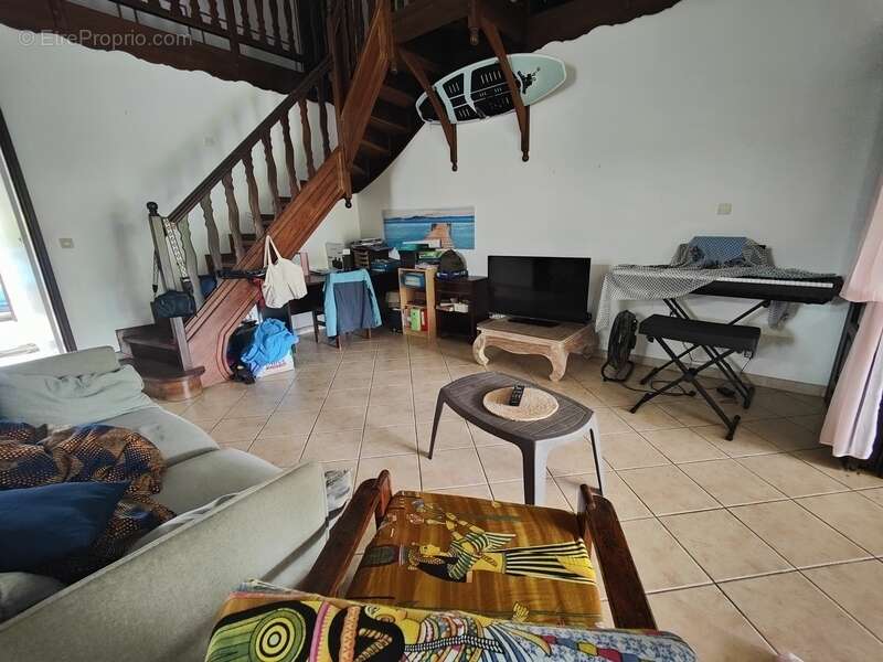 Maison à REMIRE-MONTJOLY