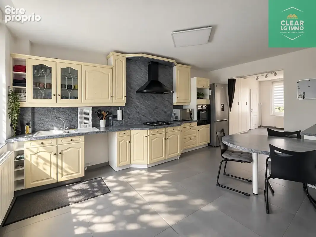 Spacieux appartement rénové avec garage - photo 9