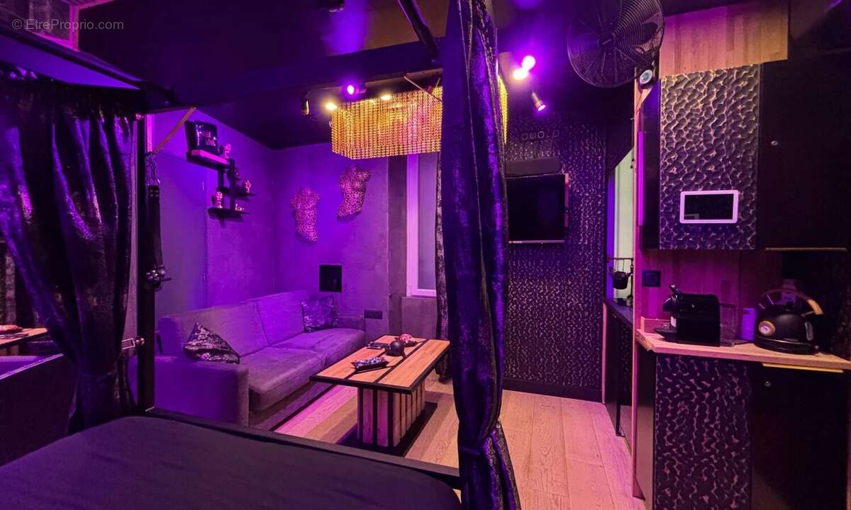 Le Cannet - Studio aménagé en loveroom - idéal investisseur - photo 3
