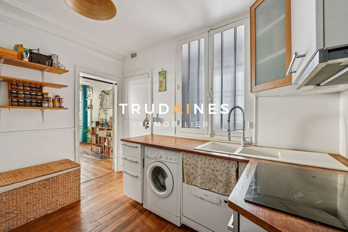 Appartement à PARIS-17E