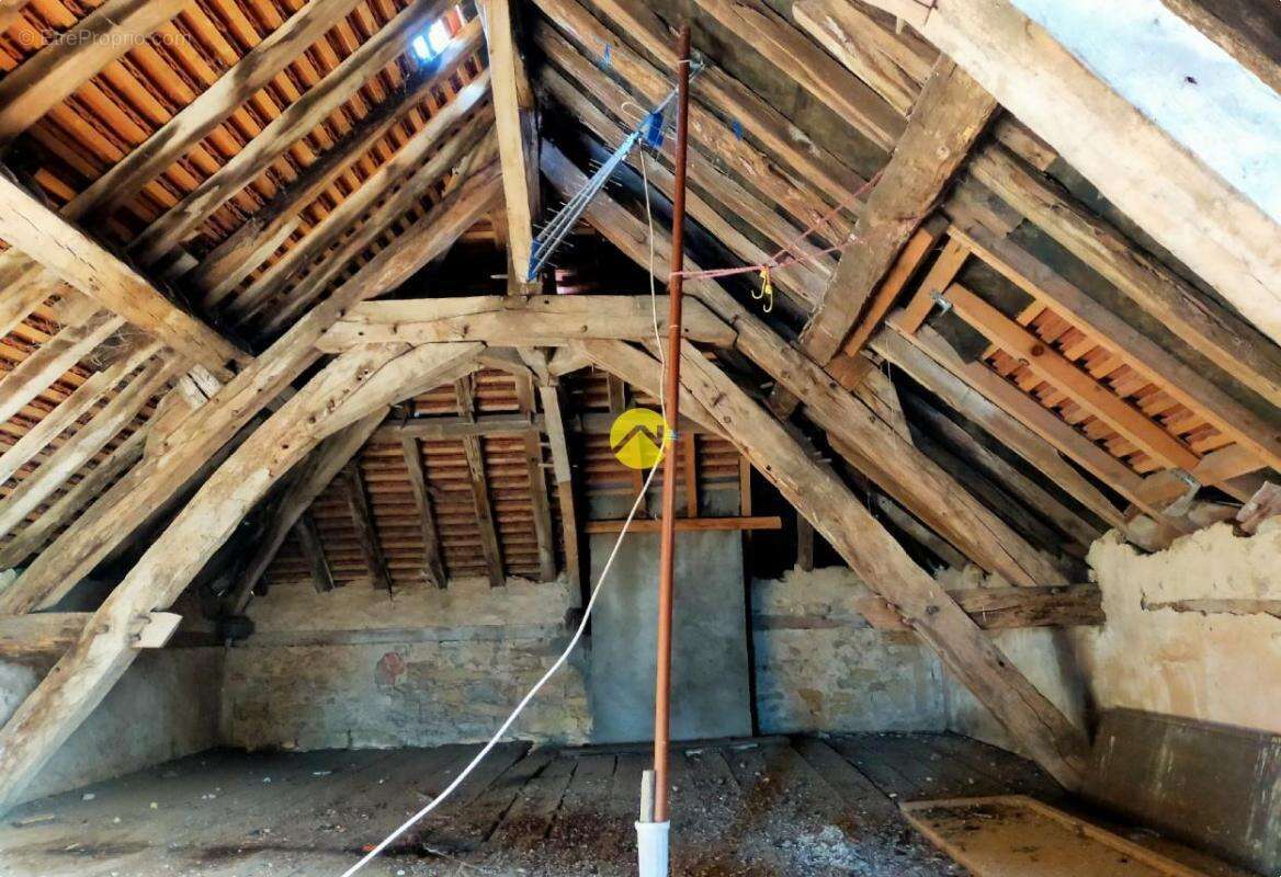 Maison à LA GUERCHE-SUR-L&#039;AUBOIS