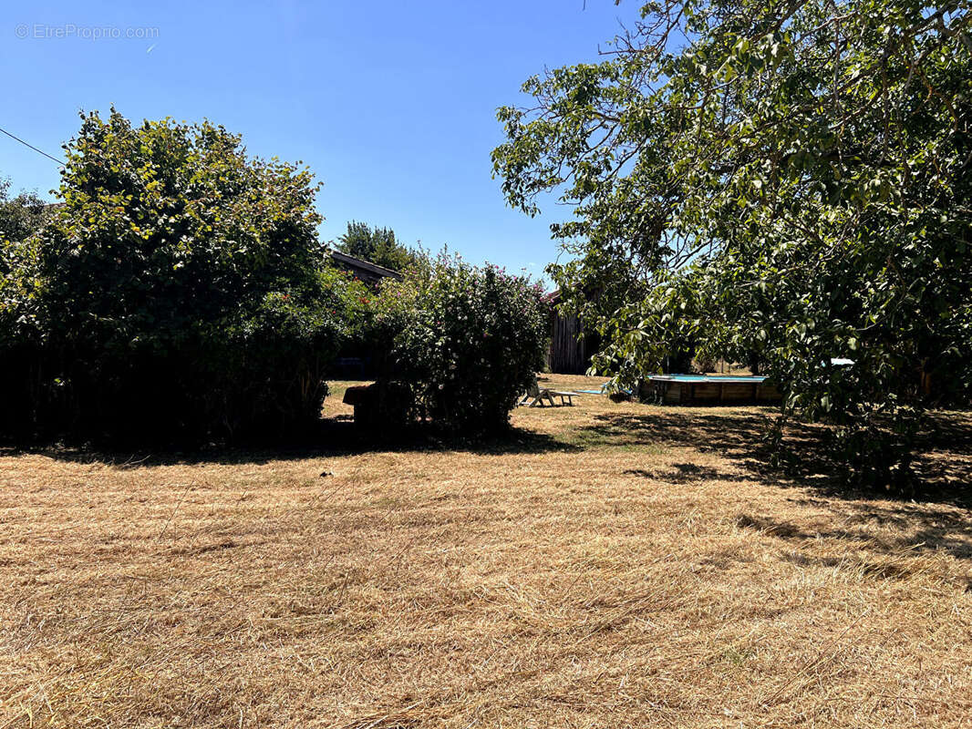 Maison de caractère à rénover avec potentiel - photo 17