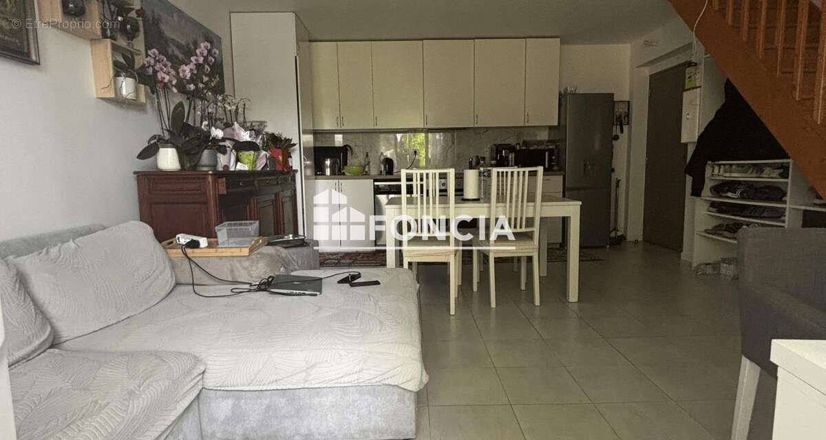 Appartement à SAINTE-GENEVIEVE-DES-BOIS