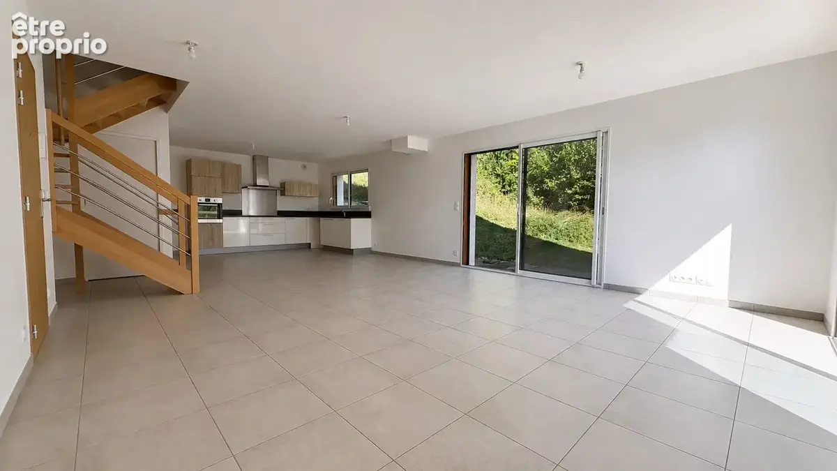 Appartement 98 m² à Thyez  - photo 2