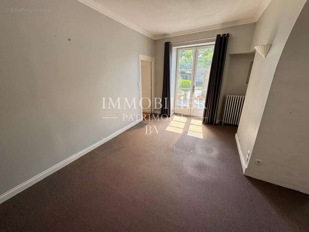 Maison à LA CHAUSSEE-SAINT-VICTOR